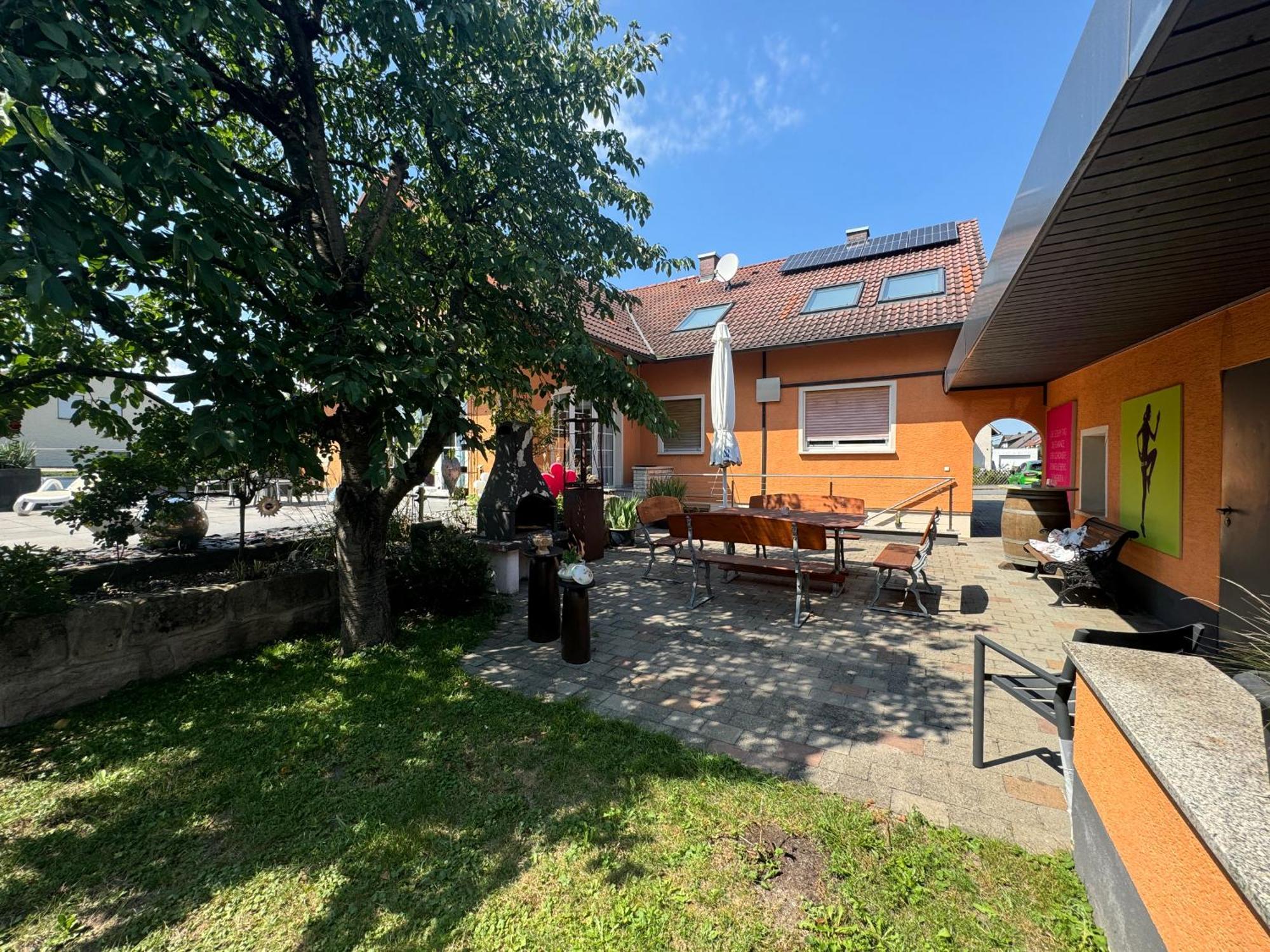 B&B'S Im Aischgrund Adelsdorf Esterno foto