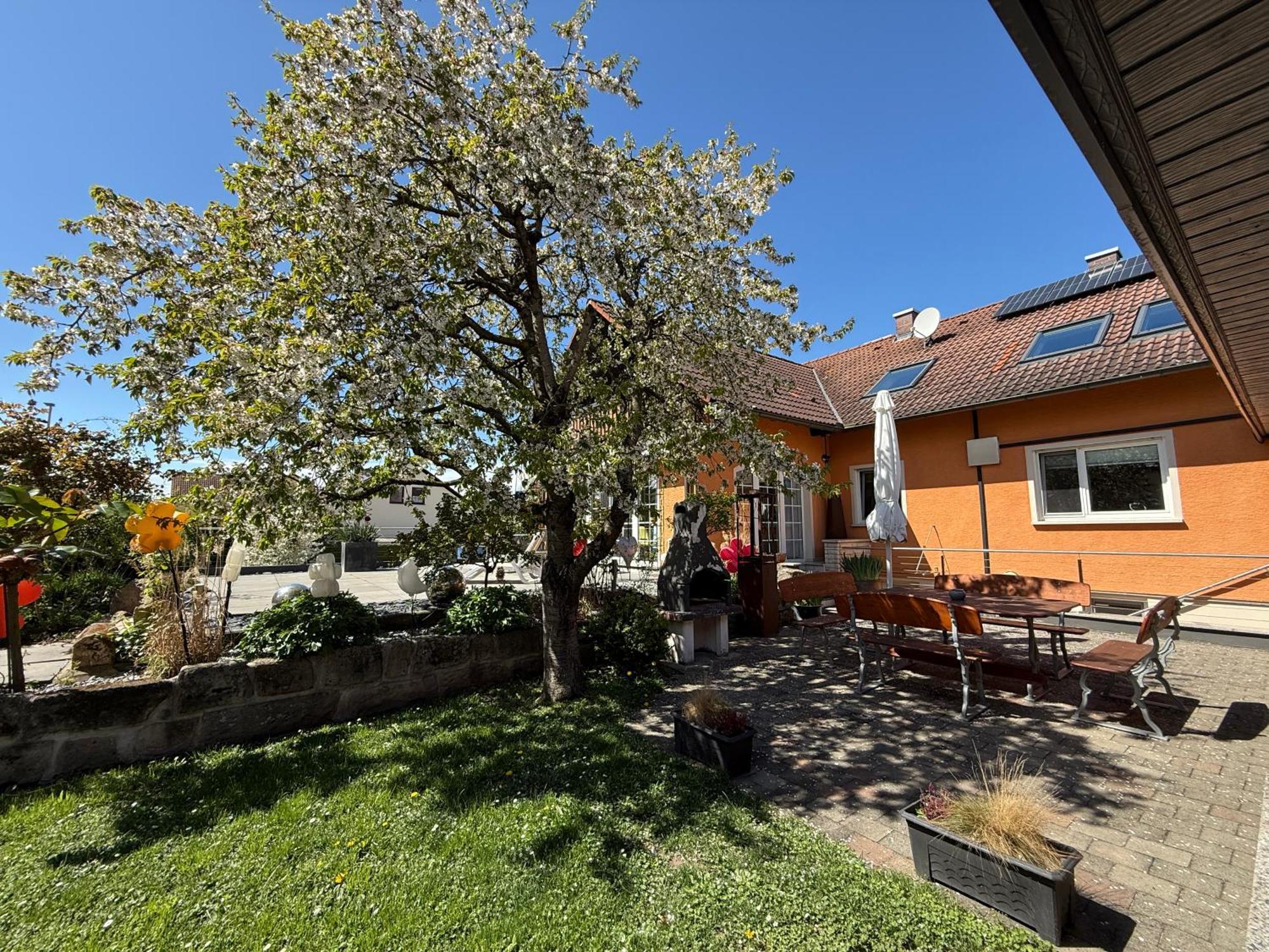 B&B'S Im Aischgrund Adelsdorf Esterno foto