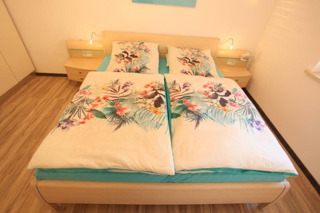 B&B'S Im Aischgrund Adelsdorf Esterno foto